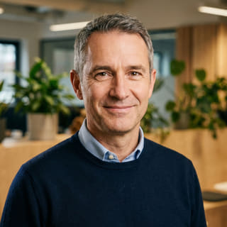 James Mitchell, functie van Chief Executive Officer bij Vonk Kapitborg, headshot
